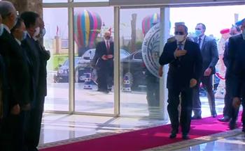 الرئيس السيسي يصل إلى مقر مشروع مجمع إنتاج الألبان بمدينة السادات