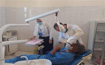 الكشف على 244 مواطنًا خلال القافلة الطبية بقرية الحمراوين شمال مدينة القصير