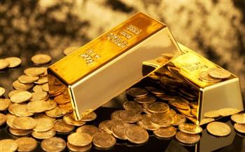 أسعار الذهب تتراجع بعد ارتفاعها إلى أعلى مستوى في شهر