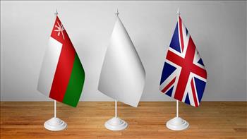سلطنة عمان وبريطانيا تبحثان الأمور العسكرية المشتركة