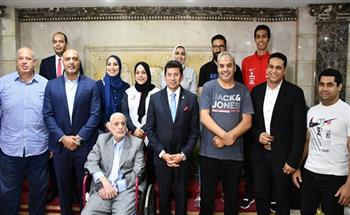 وزير الرياضة يناقش مع أبطال مصر الأوليمبيين سبل الدعم والرعاية