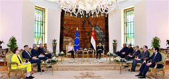 بسام راضي يكشف تفاصيل لقاء الرئيس السيسي مع رئيسة المفوضية الأوروبية (صور)