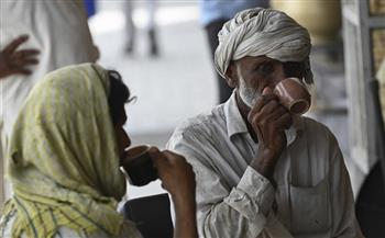 حكومة باكستان تدعو المواطنين لتقليل شرب الشاي لإنقاذ الاقتصاد