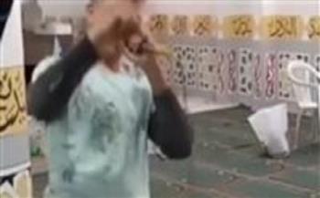 الأجهزة الأمنية تتمكن من تحديد هوية صاحب فيديو الرقص داخل المسجد 