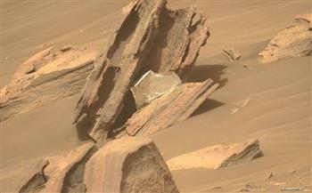 شيء غير متوقع على سطح المريخ يثير فضول العلماء