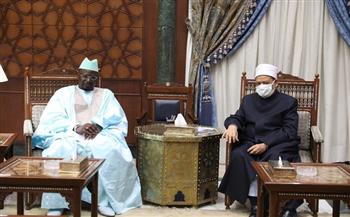 الإمام الطيب يرحب بدعوته لزيارة السنغال ويؤكد اعتزاز الأزهر بدعمه لشعوب إفريقيا