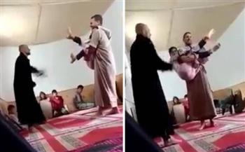 بالفيديو.. إمام مغربي يعذّب أطفالًا داخل مسجد أثناء درس لتحفيظ القرآن