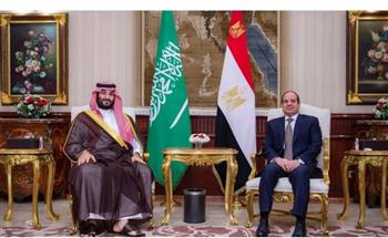 "الرياض" السعودية تسلط الضوء على اختيار مصر لتكون المحطة الأولى في جولة ولي العهد