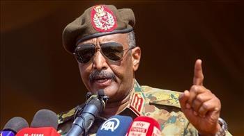 البرهان يؤكد الاهتمام بتعزيز علاقات السودان الخارجية وترقيتها