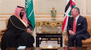 العاهل الأردني يعقد جلسة مباحثات مع ولي العهد السعودي في مستهل زيارته للأردن