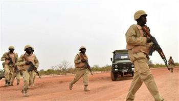 بوركينا فاسو تعلن إنشاء منطقتين عسكريتين لمحاربة المتمردين الجهاديين