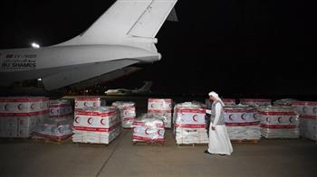 الإمارات ترسل طائرة تحمل 30 طنا من المواد الغذائية لأفغانستان