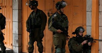 الاحتلال الإسرائيلي يصيب شابا فلسطينيا بالرصاص ويعتقله في بلدة سلواد