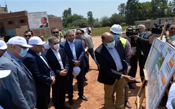 رئيس الوزراء يتفقد مشروعات «حياة كريمة» في قرية نهطاي بـ«زفتى»