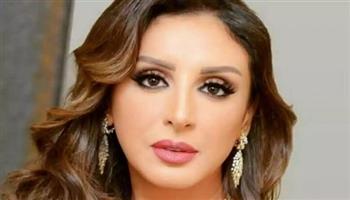 أنغام تتخلى عن حمالة كتفها في حفلها بالكويت بعد إجرائها عملية جراحية