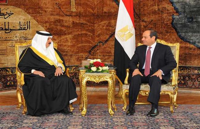 العاهل البحريني يستقبل الرئيس السيسي في قصر الصخير الملكي