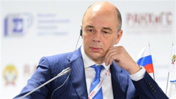 سيلوانوف يرجح إجراء تدخلات في سوق العملات لتحقيق الاستقرار في صرف الروبل