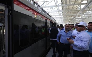 وزير النقل يتابع جاهزية المرحلتين الأولى والثانية من مشروع القطار الكهربائي الخفيف