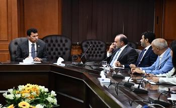 وزير الرياضة يبحث استعدادات مصر لاستضافة بطولة العالم لسلاح المبارزة