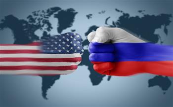 كاتب أمريكي: صراع تكنولوجيا المعلومات بين أمريكا وروسيا يزداد اشتعالاً