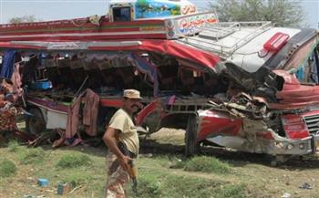 مصرع 18 شخصًا بتصادم حافلة في باكستان