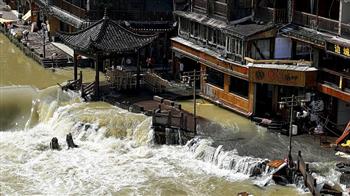 17 قتيلا و4 مفقودين بفيضانات وانهيارات أرضية في الصين