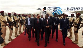 رئيس الوزراء يصل مقديشيو للمشاركة في مراسم تنصيب رئيس الصومال