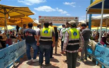 محافظ الإسكندرية: إجراءات صارمة خلال فترة ارتفاع الأمواج حفاظا على سلامة المصطافين