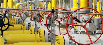 إسبانيا تدعو شركاتها إلى "تقليل وارداتها قدر الإمكان" من الغاز الروسي