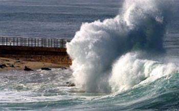 الأرصاد تحدد موعد انتهاء اضطراب الأمواج على شواطئ البحر المتوسط
