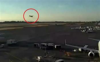 فيديو صادم.. أمريكي مجنون يسرق طائرة من المطار ويتلقى نهاية مروعة