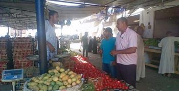 استمرار الحملات التفتيشية على سوق الخضروات بالقصير 