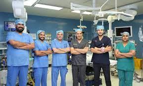 نجاح أول جراحة لربط العمود الفقري بالشرق الأوسط