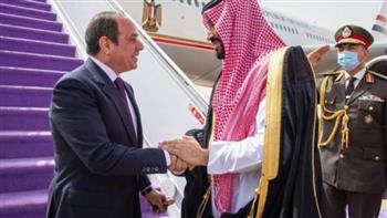 ولي العهد السعودي يستقبل الرئيس السيسي في مطار جدة