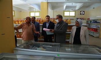 محافظ كفر الشيخ يتفقد منافذ بيع السلع الغذائية للاطمئنان على توفيرها