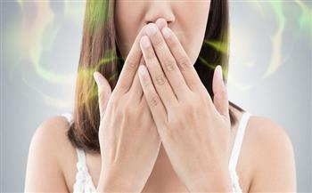 بينها التهابات اللثة.. «الصحة» توضح أسباب رائحة الفم الكريهة بالرغم من تنظيف الأسنان