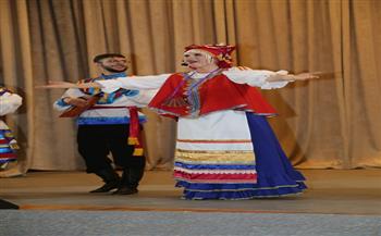 بمشاركة الجمهور المصري.. «خوخلوما» للفنون الشعبية تشعل مسرح البيت الروسي