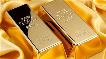استقرار أسعار الذهب عند 1704.80 دولارات للأوقية مع تراجع الدولار