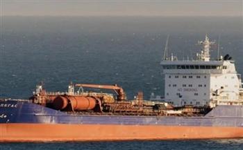 سفينة روسية تحمل نفطًا إيرانيًا في طريقها إلى ميناء بيرايوس