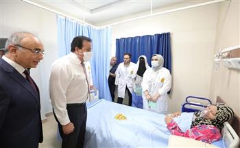 القائم بأعمال وزير الصحة يتفقد المستشفى الجامعي بالعاشر من رمضان 