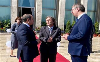 الرئيس السيسي يصل قصر صربيا الرئاسي.. و«فوتشيتش» في مقدمة مستقبليه