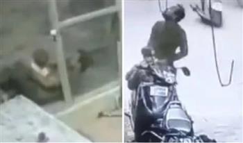 «سوبر مان» الهند ينقذ طفلًا من الموت تحت الحطام بأعجوبة (فيديو)
