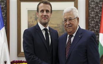 ماكرون يلتقي نظيره الفلسطيني عباس بقصر الإليزيه لبحث عملية السلام في الشرق الأوسط