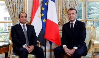 الرئيس السيسي يعقد جلسة مباحثات مغلقة مع نظيره الفرنسي بقصر الإليزيه