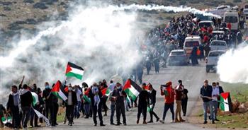 مواجهات بين الفلسطينيين والاحتلال في مسيرة مُناهضة للاستيطان غرب الضفة