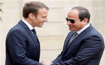 الرئيس السيسي يبحث هاتفيا مع نظيره الفرنسي تطورات القضايا الإقليمية 