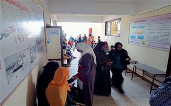 قافلة طبية شاملة تقدم خدماتها لـ762 حالة بقرية الشهيد خيري بالقنطرة شرق