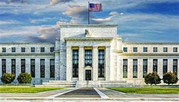 الفيدرالي الأمريكي يسعى لرفع الفائدة لمواجهة التضخم
