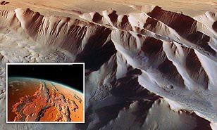 في صور مذهلة.. الكشف عن وادي «فاليس مارينيريس» على كوكب المريخ 