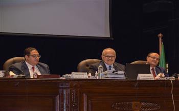 رئيس جامعة القاهرة يوجه بالتركيز على برامج الأمن السيبرانى لتأثيرها على استقلالية الدول 